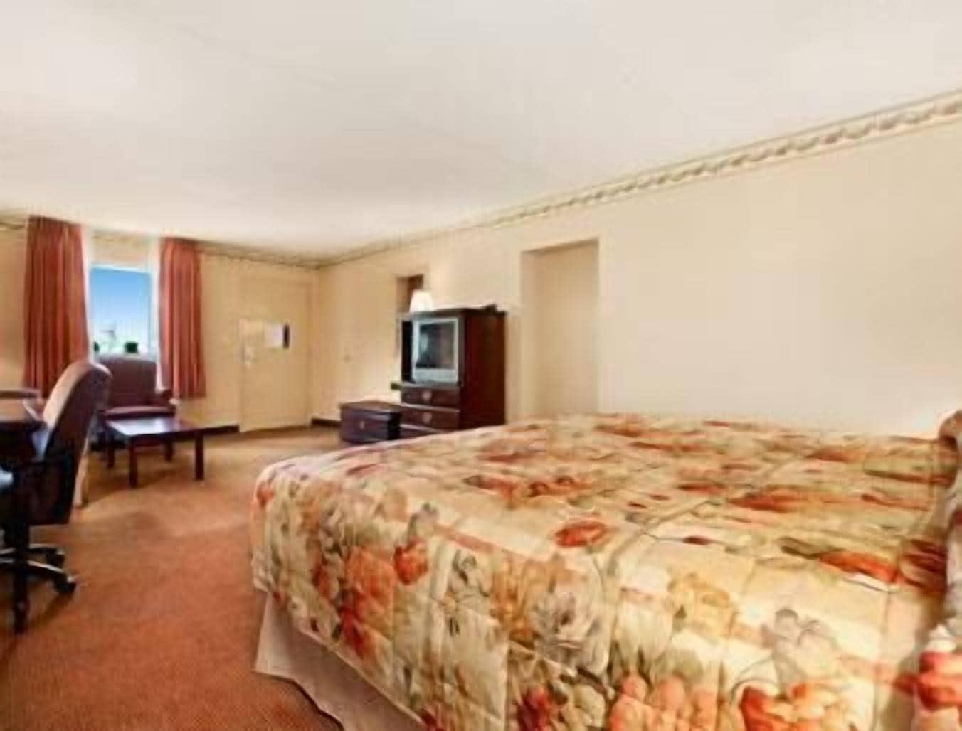 Ramada By Wyndham Lebanon Hotel Exterior foto
