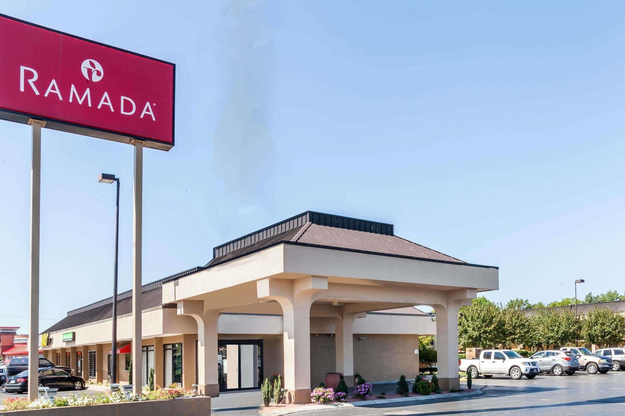 Ramada By Wyndham Lebanon Hotel Exterior foto